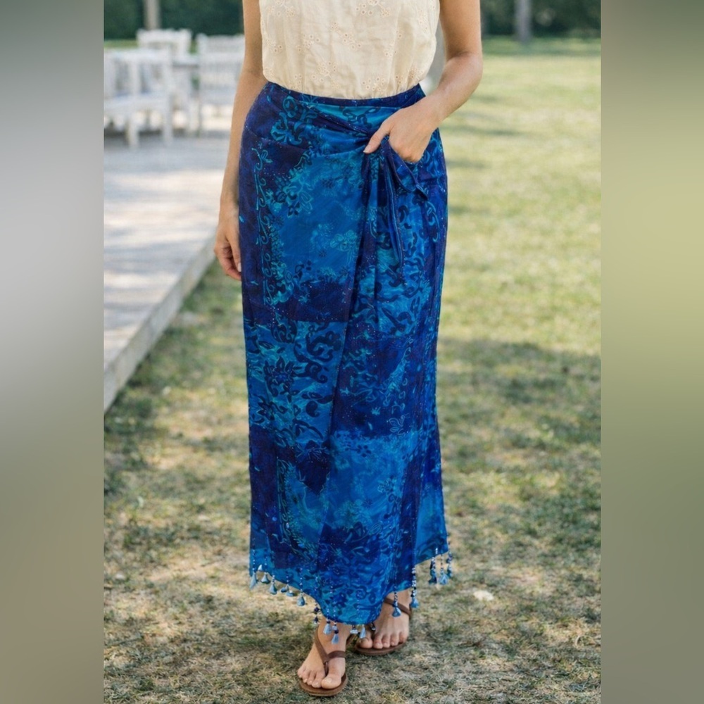 Magazine vintage skirt maxi blue colors womens size L beads at ends